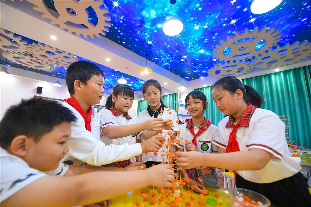 以斗牛游戏赚现金